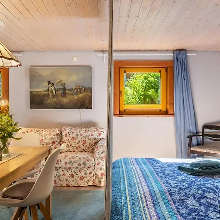 Blick In Den Garten * Holzschlag